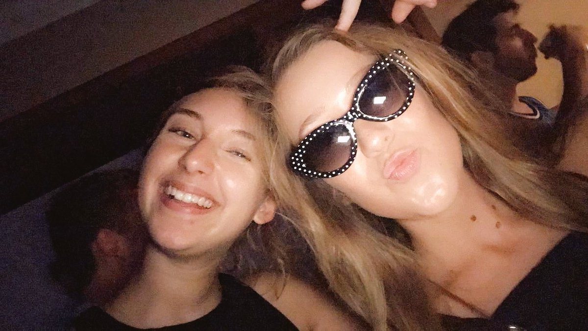anna_carter14's tweet photo. Hbd queen!!! Love you gf @izwottowa https://t.co/AjpdalAa4N
