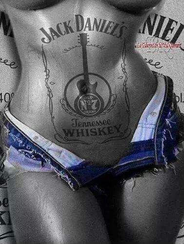 DarkLyalSoul's tweet photo. #BornToHell Cheers... 💀🍷🔥🍷💀 https://t.co/Iairo90bNt