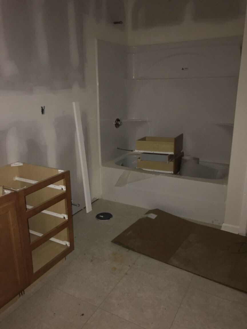 JMHertko's tweet image. Bathroom ✔️ Kitchen ✔️ Hallway✔️ at @IndyHabitat with Rev Cycle @IUHealthTeam #Day13 #BuildingAHome #WeDeliverWednesday #GreatVolunteers #COE