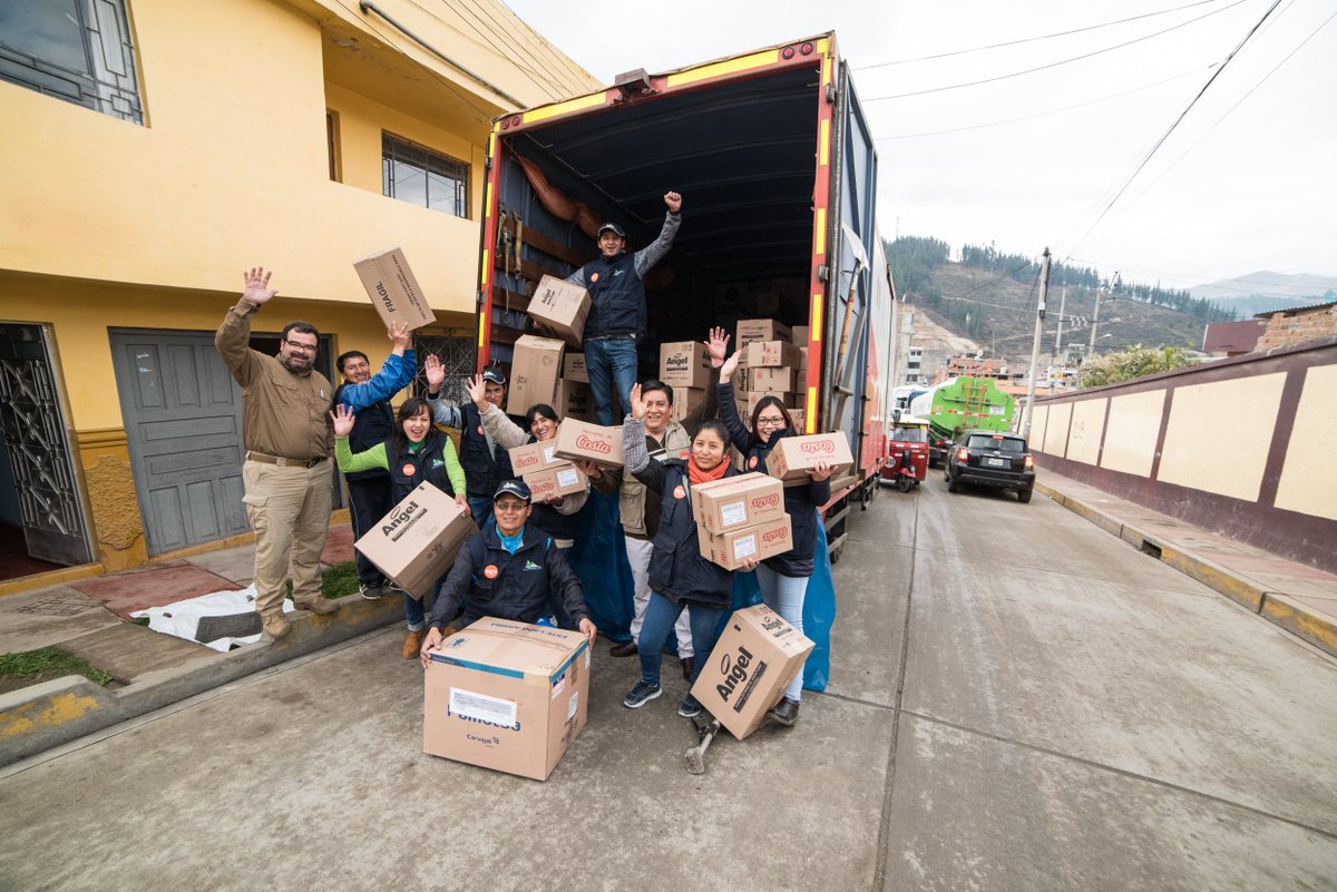 YTSF_sep_org's tweet photo. Estamos llevando ayuda a 6,000 personas que sufren por las bajas temperaturas en Andahuaylas. Queremos agradecer a @aeaperu y a @HunuqM , Gloria, Alicorp, Molitalia, Ransa y Derco Peru. https://t.co/B2H1HI567t