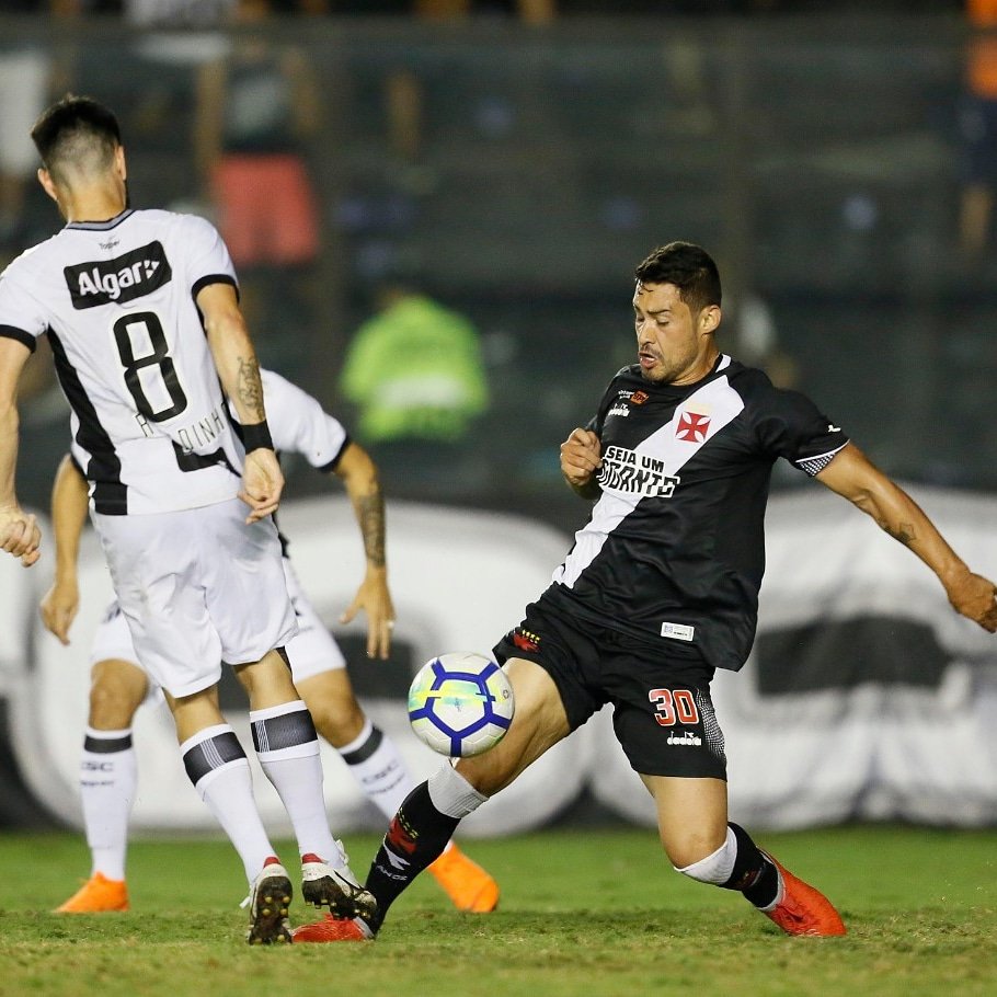 Que Deus nos abençoe! Vamos Vasco! ⚫⚪ #TremBalaDaColina #Vasco120
.
📸: Rafael Ribeiro / Vasco