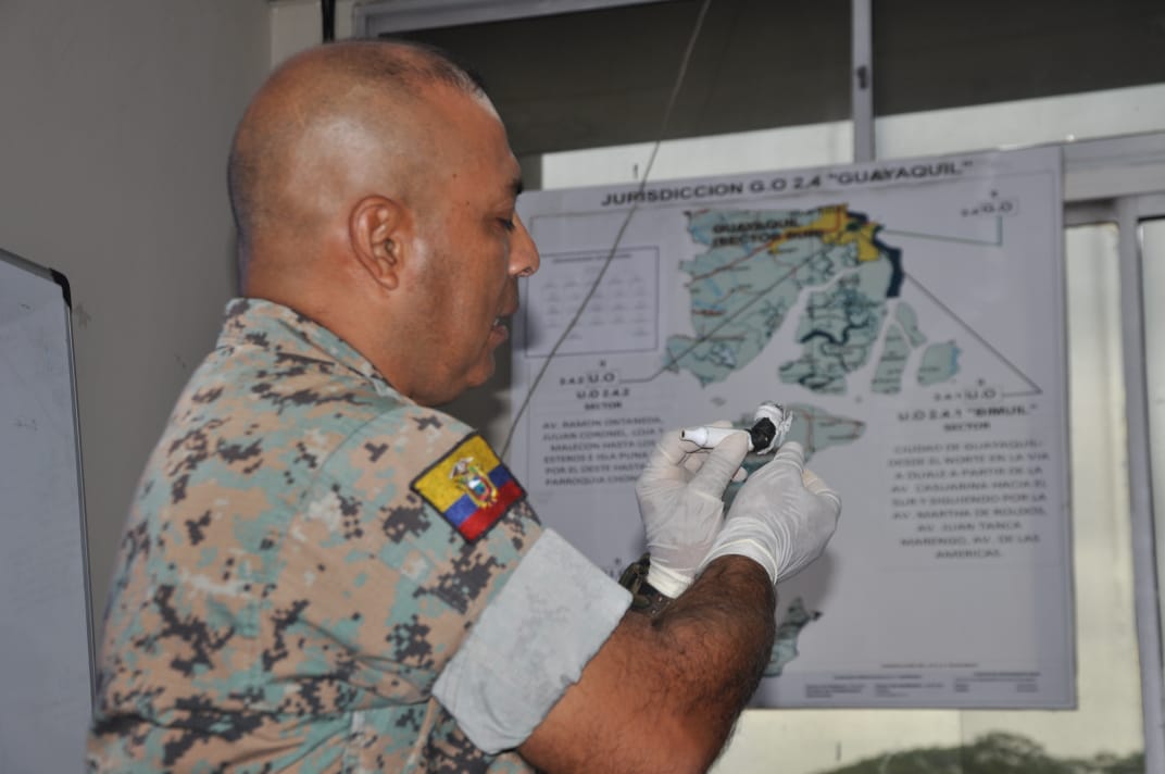 armada_ecuador's tweet photo. #Guayaquil| La Escuela de Infantería de Marina impartió charla sobre la prevención del uso de sustancias adictivas en FF.AA. #CUINMA https://t.co/WvMC9jTBXh