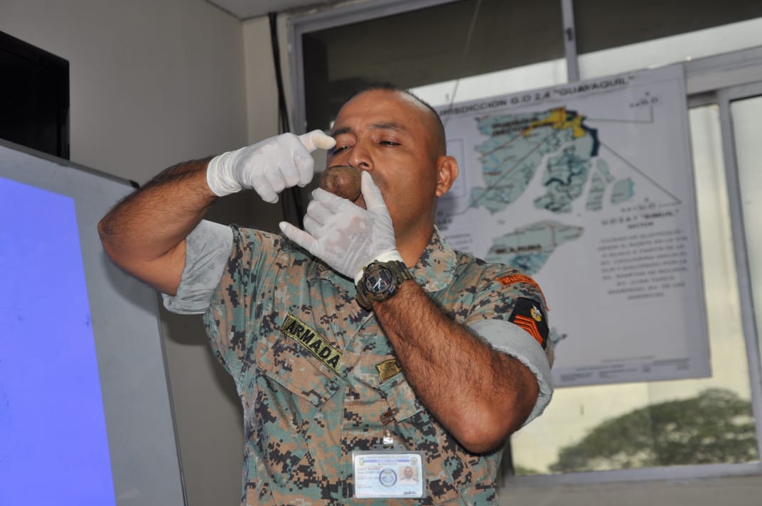 armada_ecuador's tweet photo. #Guayaquil| La Escuela de Infantería de Marina impartió charla sobre la prevención del uso de sustancias adictivas en FF.AA. #CUINMA https://t.co/WvMC9jTBXh