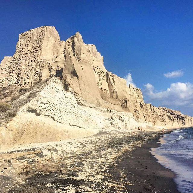 SantoSecrets's tweet photo. No, this landscape is not in Mars, but it's #vlychadabeach in #santorini 's south part 🏖
#santorinisecrets #lovesantorini #instasantorini #visitsantorini #destinationsantorini #thira #vlichada #rocks #santorinibeaches #blacksand #santorininature #san… https://t.co/FEJkOvlNqy https://t.co/ba3q2wOGyN