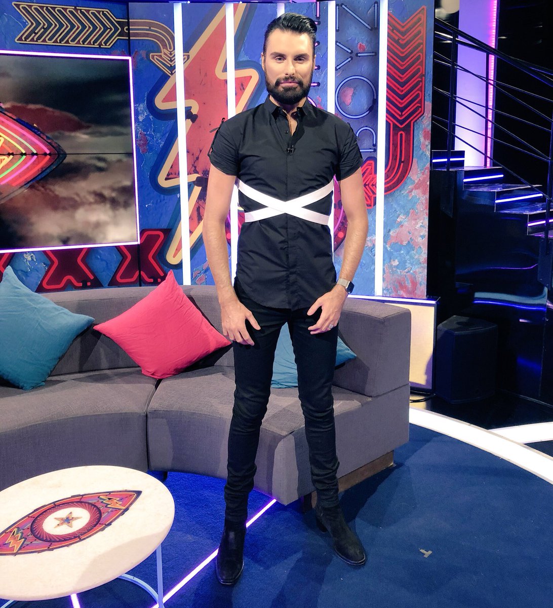 RylanStyle's tweet image. . @Rylan wears shirt @__UNCONDITIONAL belt @REISS jeans @ASOS boots @LouboutinWorld #CBB #CBBBOTS