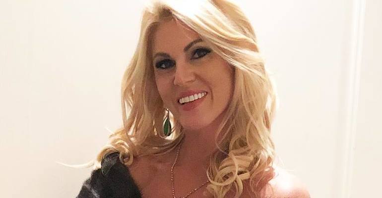 carasbrasil's tweet photo. Milionária! Val Marchiori está confirmada para a terceira temporada de 'Mulheres Ricas' --> https://t.co/kdT9dFpuFd https://t.co/Q7IqTfd3Ov