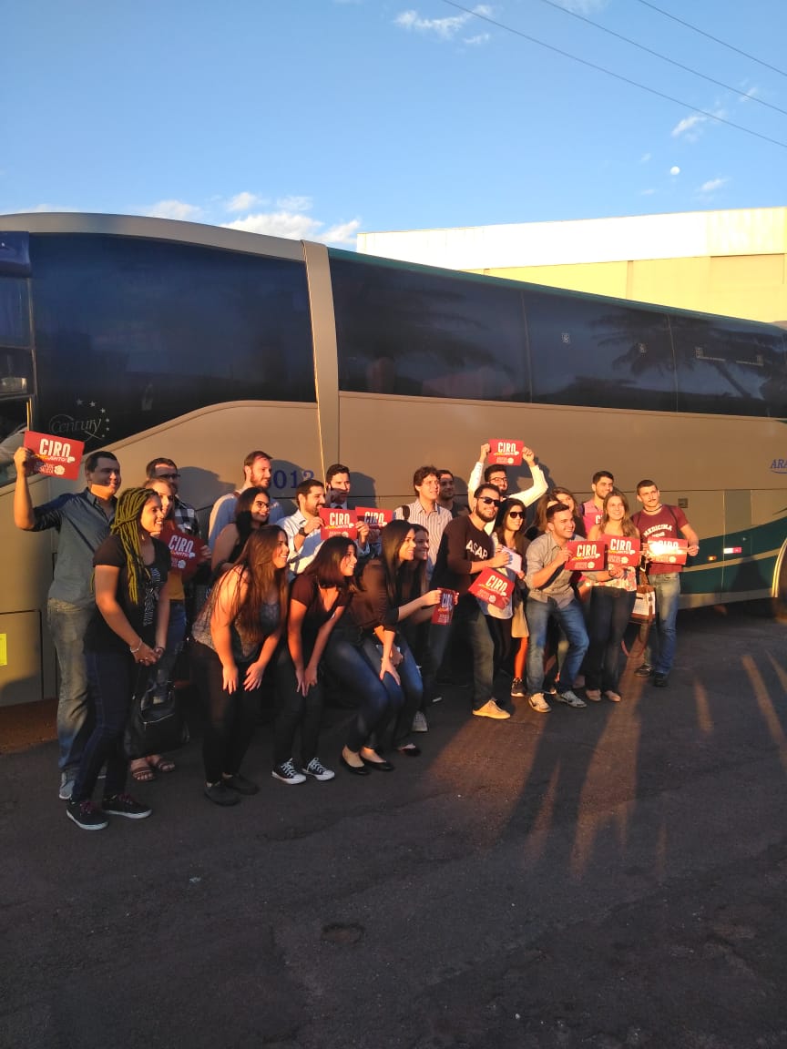 juiz_odilon's tweet photo. AGORA! Juventude PDT-MS à postos para receber nosso presidenciável @cirogomes no Aeroporto de Campo Grande (MS)! #EquipeOdilon #PorUmEstadoLimpo https://t.co/xJ9IEpMNHr