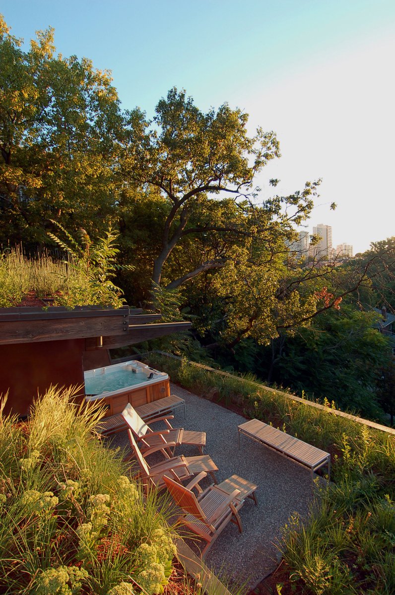 AltiusInc's tweet photo. Nothing goes better with a cold tea than a rooftop garden. https://t.co/76DgOhqir2