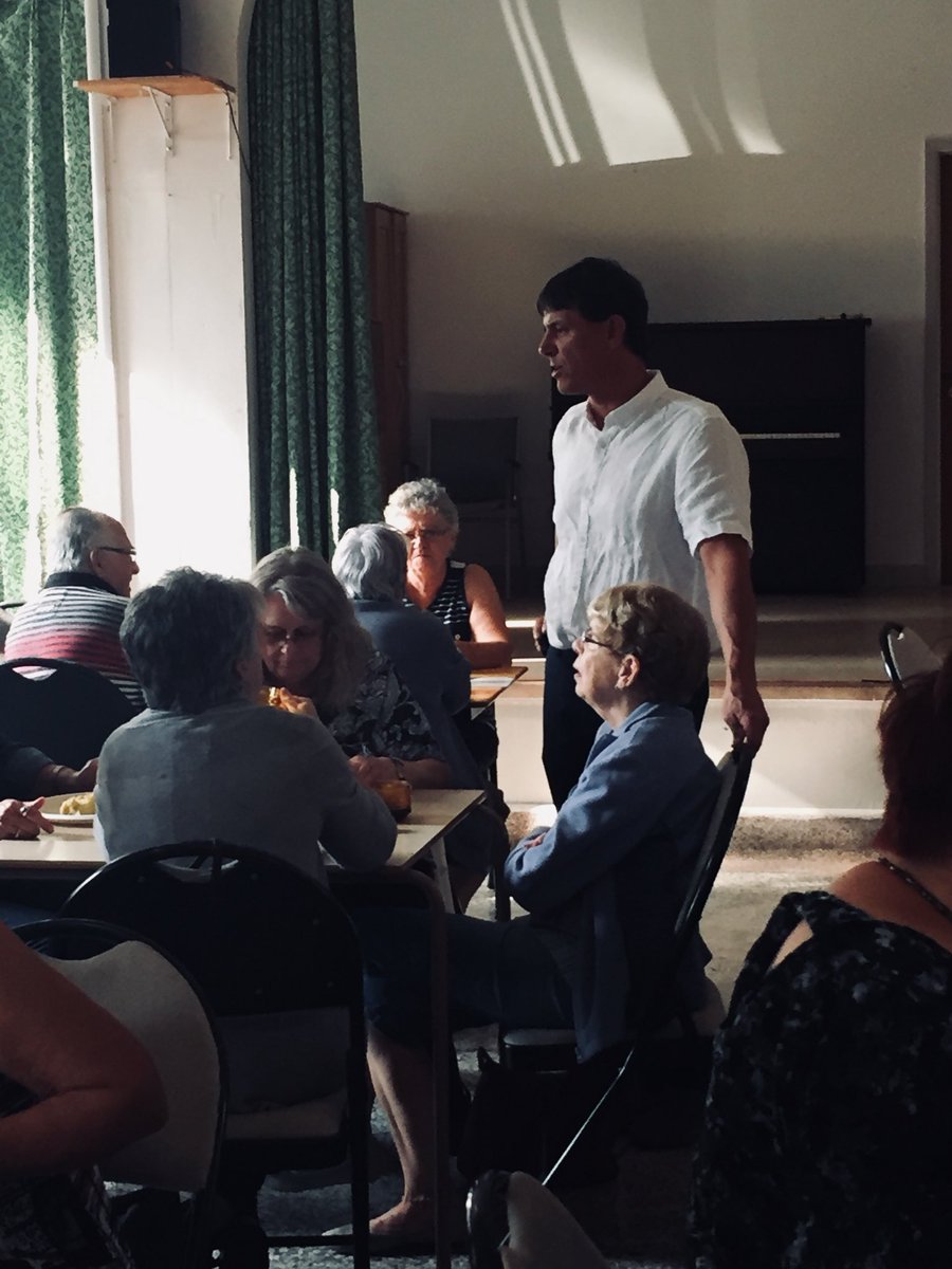 RGRoyPLQ's tweet photo. Superbe première journée de campagne électorale! Merci aux membres de la FADOQ de Saywerville pour votre accueil! #polcq #PLQ #Qc2018 https://t.co/lkOXeQmFkJ