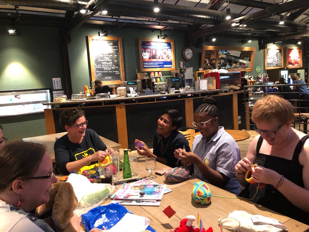 QueerYarn's tweet photo. Another awesome #queeryarn - thanks for the company you gorgeous folks! Very inspired by your yarn projects! https://t.co/HsfXqGFHLS