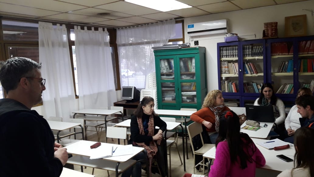 CIIELincoln's tweet photo. #ColaboraABP Cambiar la secuenciación de los contenidos del Diseño Curricular, poder recorrerlos desde cualquier lugar #Relacionales @BaheDfc @BAeducacion @ElioOMiguel @JR_region14 @jd_lincoln https://t.co/RYtt9904Nr