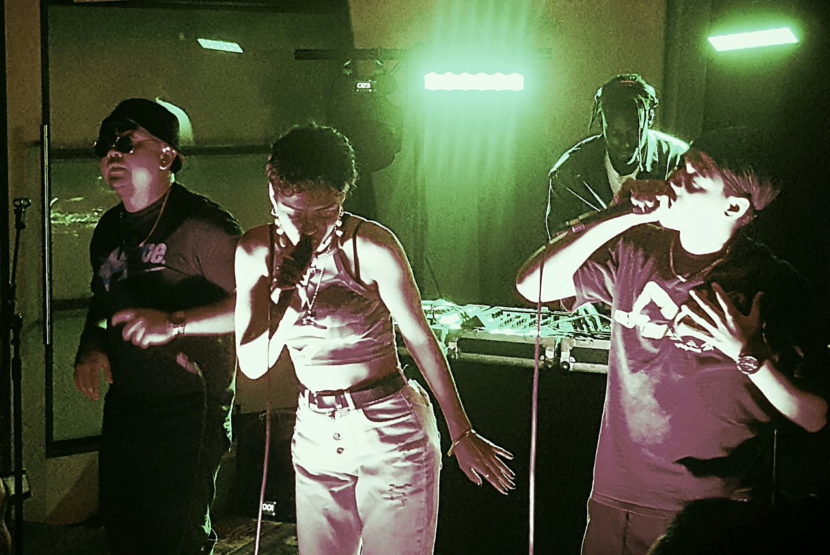 Stuart_Husky's tweet photo. @ageofluna Good to see you guys back on stage. Thanks to @MetropStudios and @ClashMagazine https://t.co/SymqenDW60
