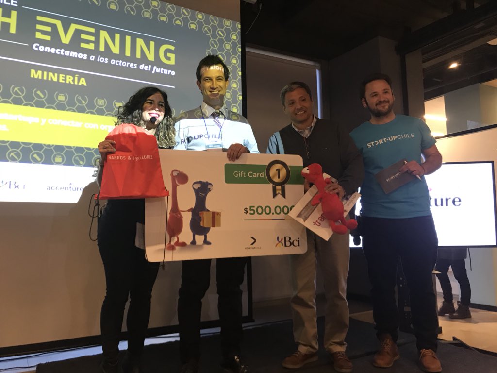 TadashiTakaoka's tweet image. #LIAP gana el #TechEvening de @startupchile !

Felicitaciones!!! Feliz con sus premios de @BancoBci y @TRANSBANK 

Dato Rosa: Son PhDs que se acercaron al mercado a desarrolllar una solución comercial para la minería #SiSePuede!!!!
