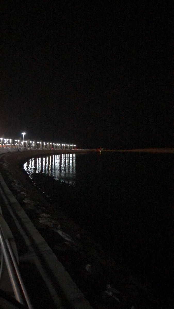 just_ilight's tweet photo. حكايةُ الليلُ والبحرُ..
أحدهما يغيبُ ..
والأخر ينتظرُ..
أحدهما يثرثرُ بالأسرارِ ..
والأخرُ يدفنها..
أحدهما يثير الأوجاعَ..
والأخر يحتويها..!!
#عبث_ضوء
#تصويري https://t.co/EUZbKltpGt