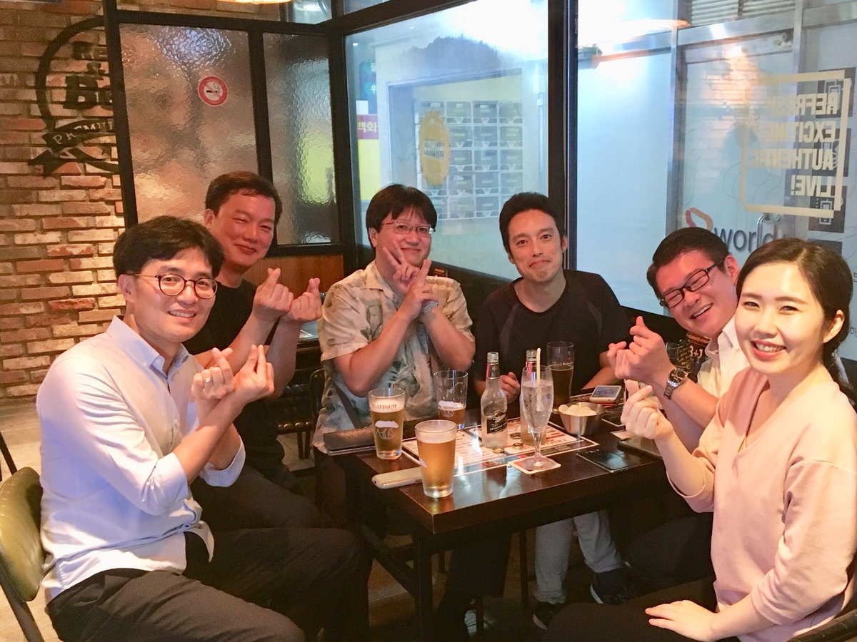 yagisawa_s's tweet photo. 【韓国の指導者たちと❗️】

昨夜は韓国吹奏楽連盟の先生に韓国料理にお招き頂いた後で「八木澤ファンが台風の中で２時間かけて釜山に向かっている」とのことで、二次会を臨時開催してビールを深夜まで堪能したよ🍻色々と深い話ができて良かった❗️また頑張ろうと思う瞬間だった❗️ https://t.co/gUrGeinZfV