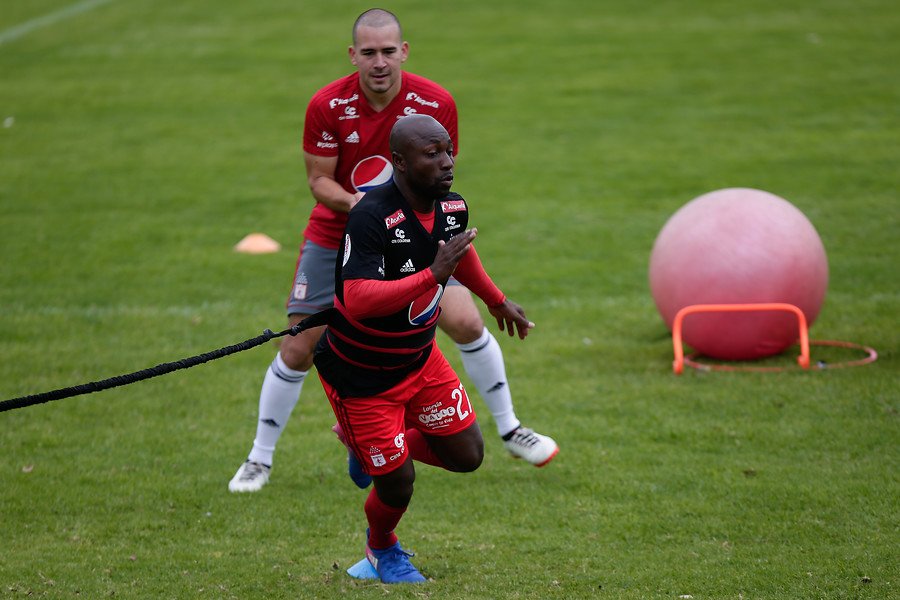 CaracolDeportes's tweet image. Pablo Armero no estará ante Millonarios por actos de indisciplina 

bit.ly/2BGaSiL