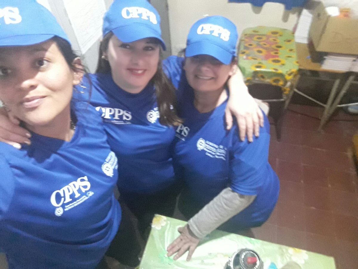 MariaElu15's tweet photo. #RiodelValle ANEXOCOL5037 
#MareaAzul JUNTO A LA COORDINADORA Y TALLERISTA.... @fguillesaavedra @aniberruezo @UrtubeyJM @artydance23 @fergrieco @larubita70 https://t.co/eQzpJgkQLG