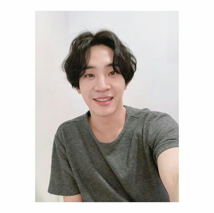 blackrosearg's tweet photo. Alguna explicación científica del porque Dojoon es tan hermoso ¿? estoy en otro mundo cuando veo sus ojos

@parclassic gracias por bendecirnos una vez más 

#더로즈 #TheRose #도준 #Dojoon https://t.co/GzfjZE7NmH