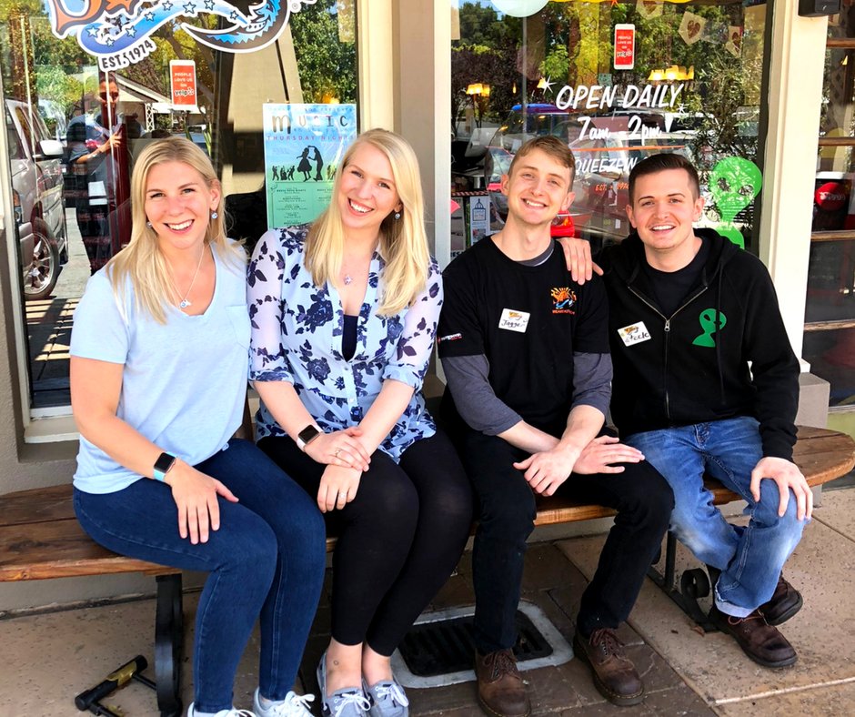 SqueezeIn's tweet photo. From sisters to brothers to cousins and mothers, #SqueezeInRWC is all about #family! Who do you 🧡 to dine with?? https://t.co/tlxZksmBy1