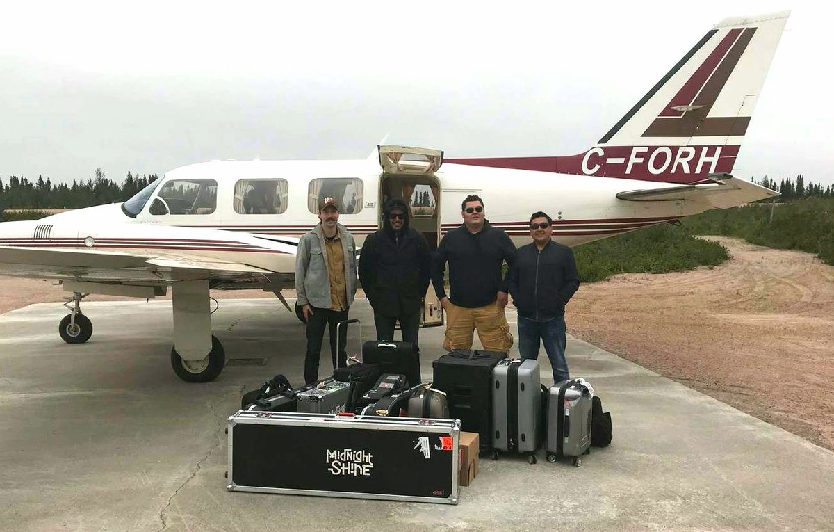 We could absolutely get used to traveling like this... 

#privateplane #charter #music #musicians #northernmusicians #touringlife #roadstories #ontheroad #intheair #onourway #wemindji #quebec #northernquebec #northerncree #cree