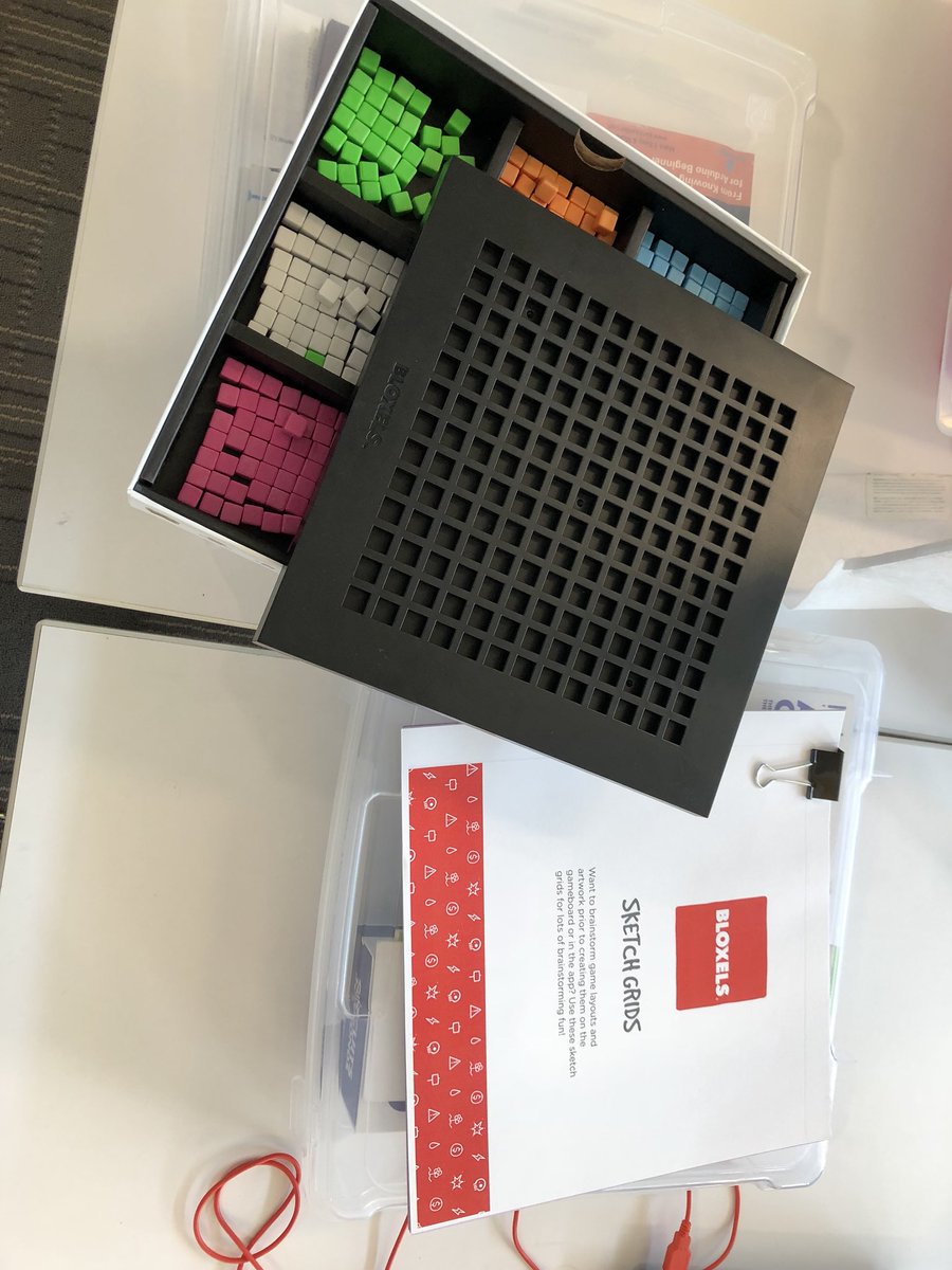 knataliec's tweet image. STEM in the classroom! #bloxels #Quiver #codingawbie #osmo