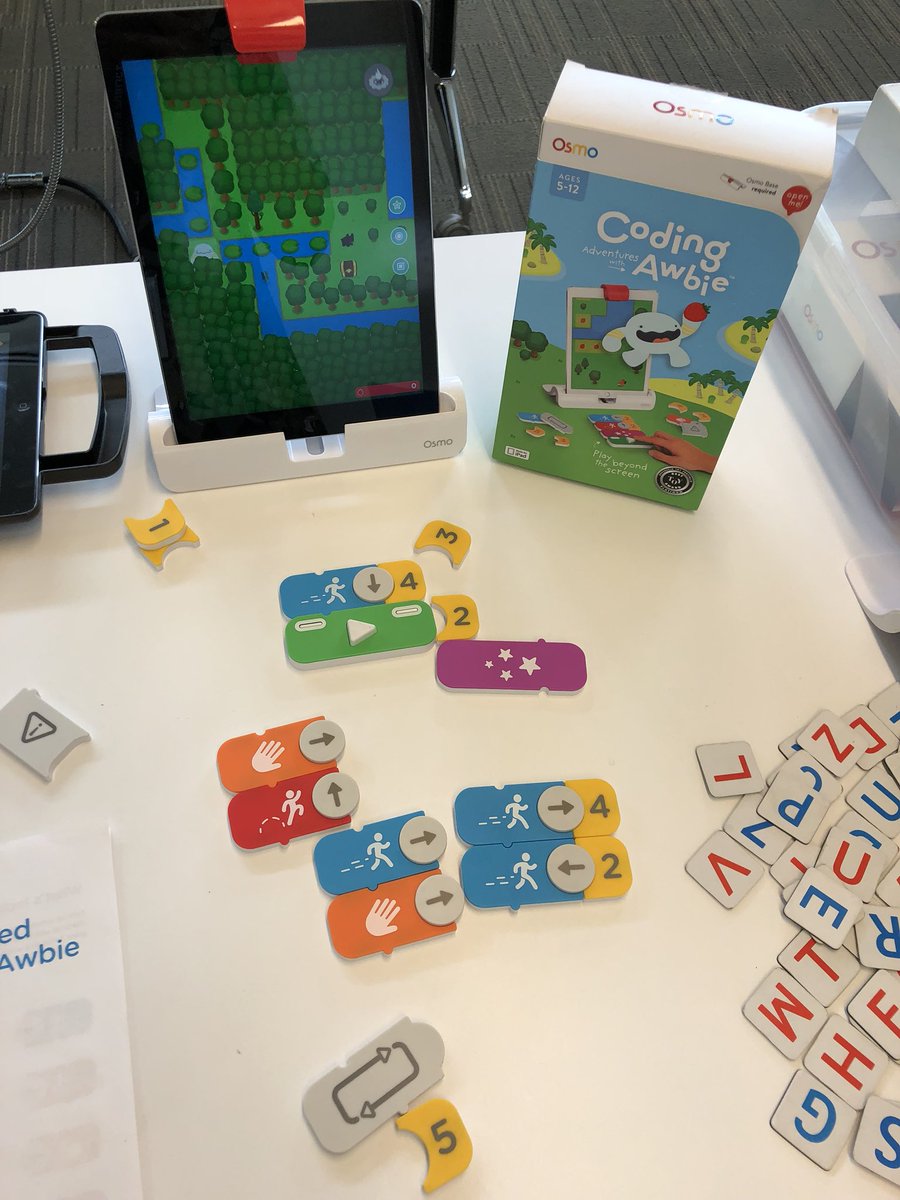 knataliec's tweet image. STEM in the classroom! #bloxels #Quiver #codingawbie #osmo