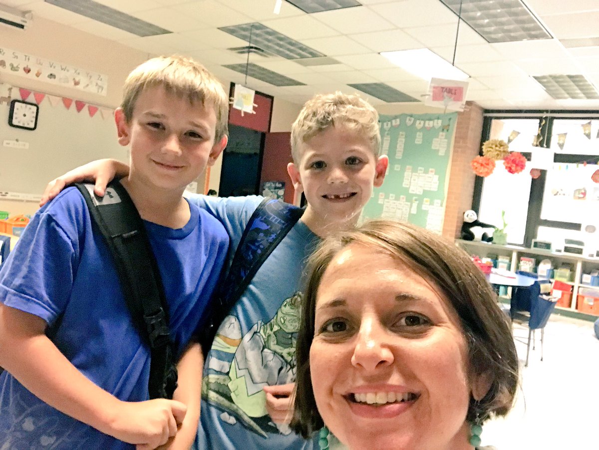 𝙹𝚞𝚕𝚒𝚎 𝙳𝚘𝚜𝚜𝚊𝚗𝚝𝚘𝚜 tweet media