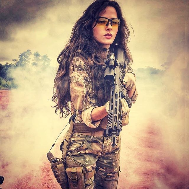 MilitaryLife7's tweet photo. Military Content Daily
Without risk there's no reward.
Visit Our Facebook Page at 👉https://t.co/366OQCy9jy
Comment down below what you think..👇👇

 #slaydies #gunsandgirls  #airsoftbrasil
#Brasil #ares #GirlPower #War #Farda #tactical #tacticool https://t.co/gnM6vOS7BC https://t.co/p1pE0wysPX