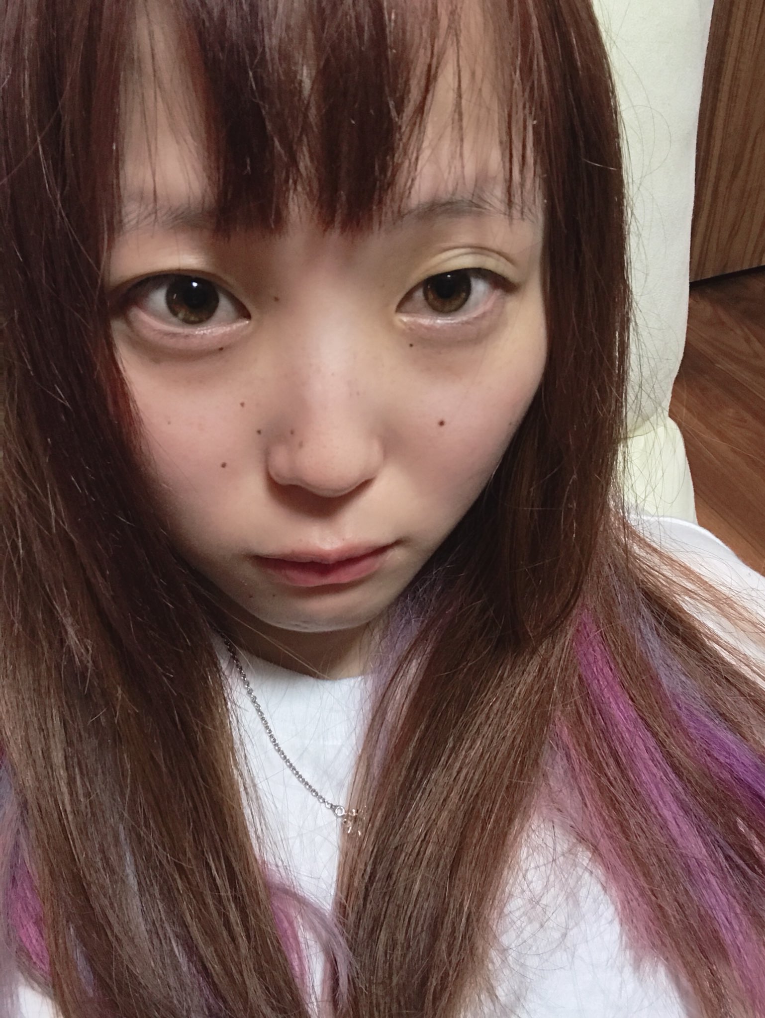 ふくれなのサブスアカウント 二重がおかしくて辛い 元々奥二重で寝る前に癖付けで二重になってたけど 最近癖付けのし過ぎで瞼伸びて三重 的な感じになるし もういっそのこと二重整形したい ここまできたら三重の奇跡やろ Www T Co