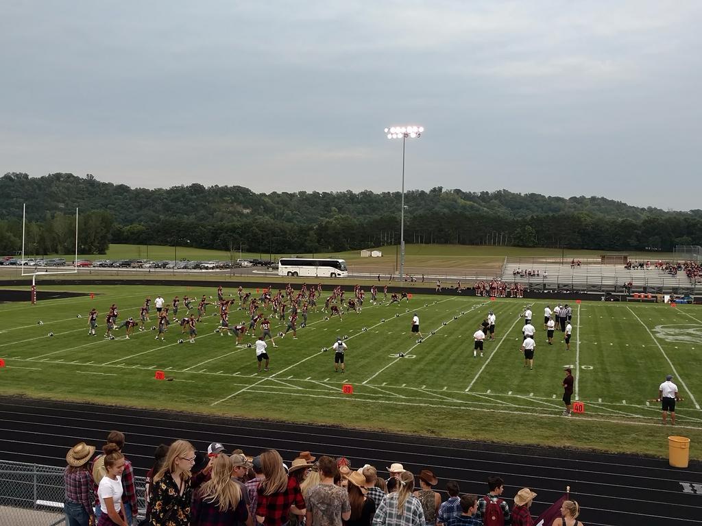 bakke3129's tweet photo. 'Thursday' night lights!!! #vnation #holmenpride https://t.co/tzTBlLr3PF