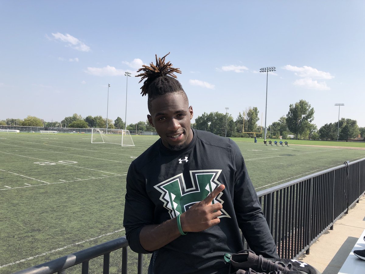 HawaiiFootball's tweet photo. #HawaiiFB safe and sound in Colorado sporting their Thursday trimmings. Two days until season opener vs. Colorado State. https://t.co/Jl82HXl5b2