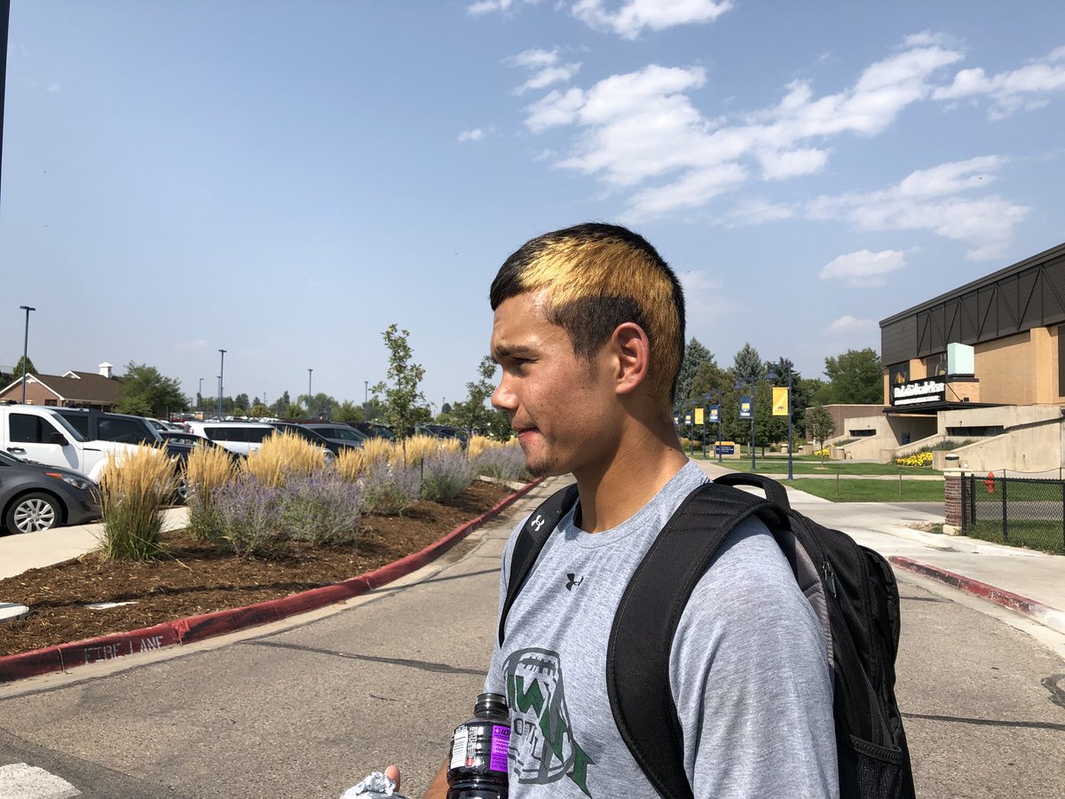 HawaiiFootball's tweet photo. #HawaiiFB safe and sound in Colorado sporting their Thursday trimmings. Two days until season opener vs. Colorado State. https://t.co/Jl82HXl5b2