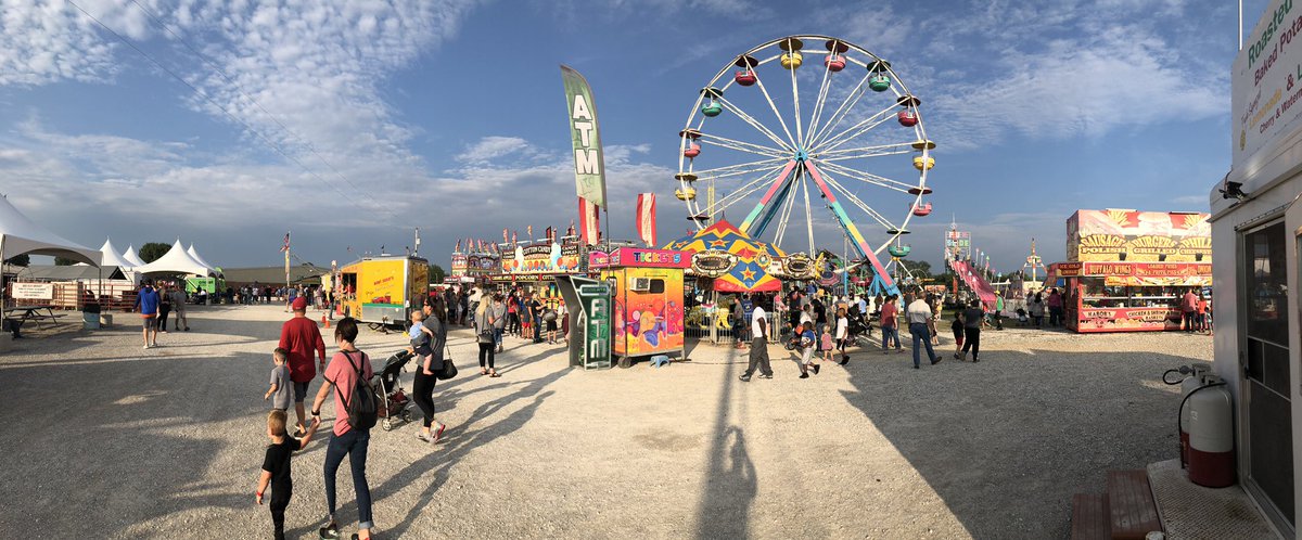 NWADemGazPhotos's tweet photo. The @MyWashCoFair midway is hopping on this beautiful night https://t.co/CFGoZEBgIg