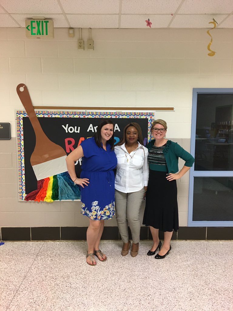 MrsPayne4thPES's tweet photo. Fourth grade team at open house! #PESBreakoutYear #PetreeElementary #bestteamever https://t.co/KaOdCCemdT
