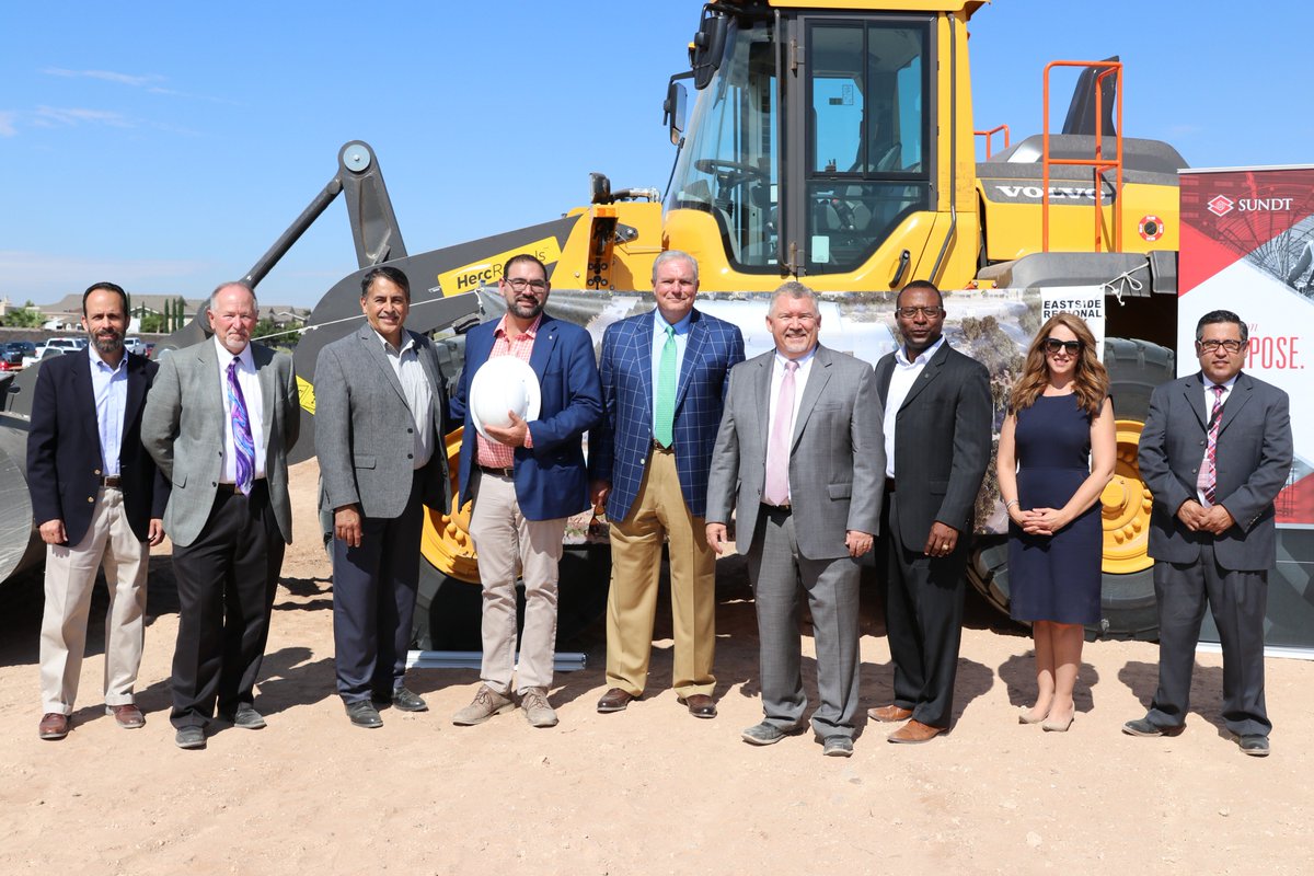 ElPasoTXGov's tweet photo. Today, the City of El Paso hosted a groundbreaking ceremony for one of the largest projects as part of the Quality of Life Bond Program. This new 92-acre premiere destination park in far East El Paso will be twice as big as Album Park once it is fully constructed. https://t.co/CTzSrz0JBK