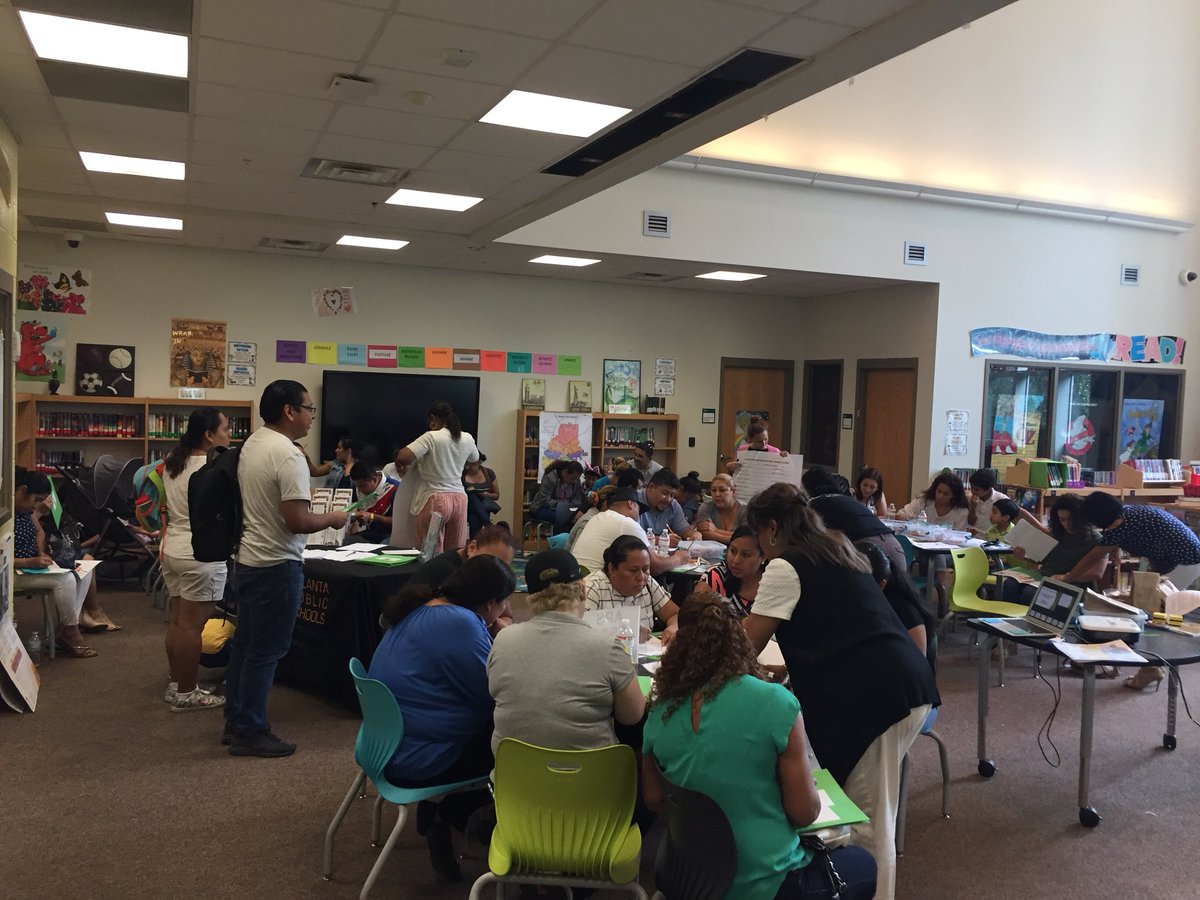heymrslarkin's tweet photo. We had a packed media center for our ESOL Parent Engagment night! So excited to be partnering with @APSESOL and our parents! Bonus for getting your parent to come was students got to play on the playground! #esolstrong @DrJohnBlackwell @EmilyBoatright https://t.co/ujBIMCuq9u