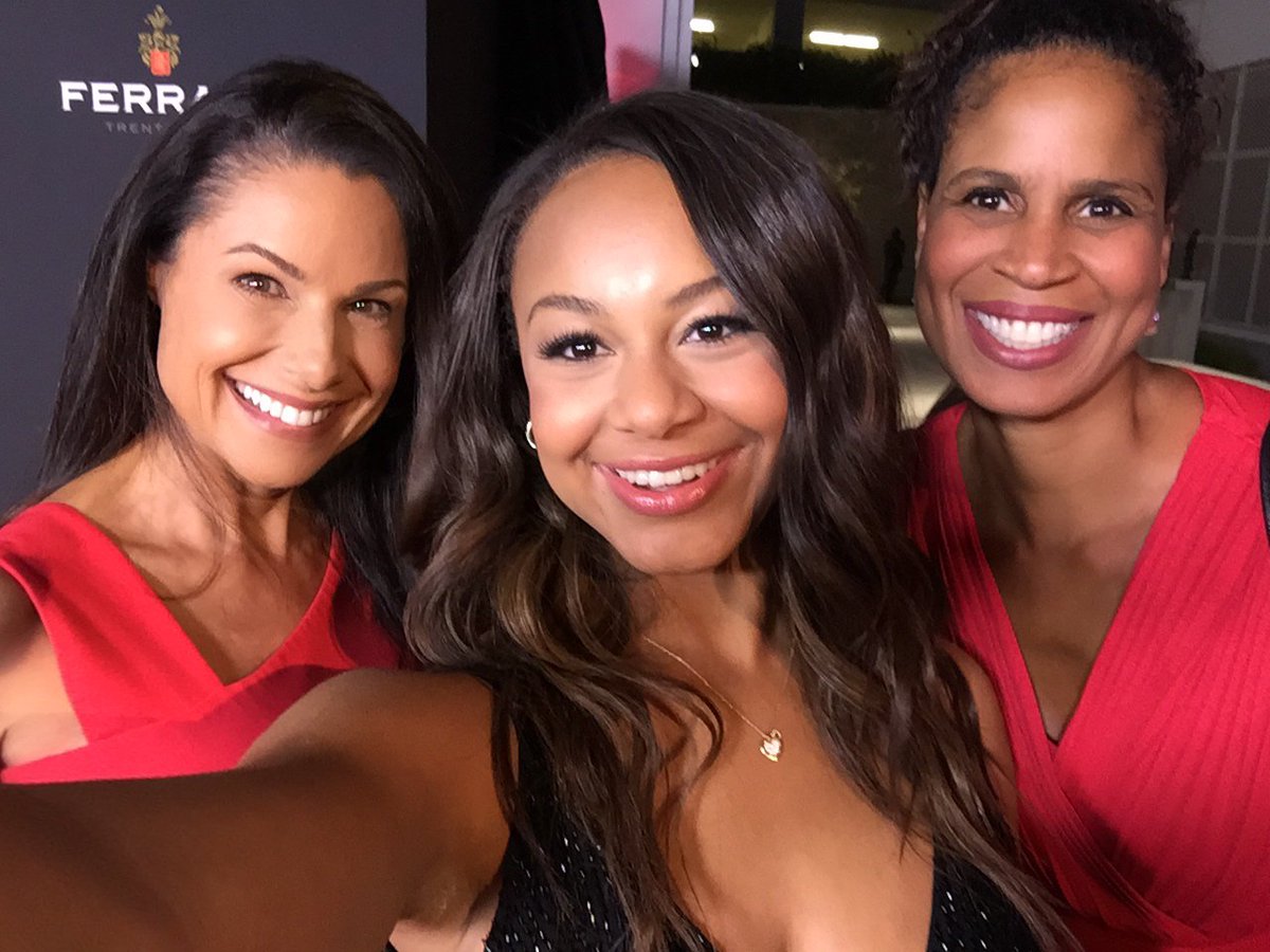 I play a "dance mom" <a href="/ToTheBeatFilm/">To The Beat!</a> but these two beauties are the real deal <a href="/NiaSioux/">Nia Sioux</a> <a href="/DanceMomHolly/">Holly Frazier</a> Fun night <a href="/TelevisionAcad/">Television Academy</a> #DaytimeEmmys