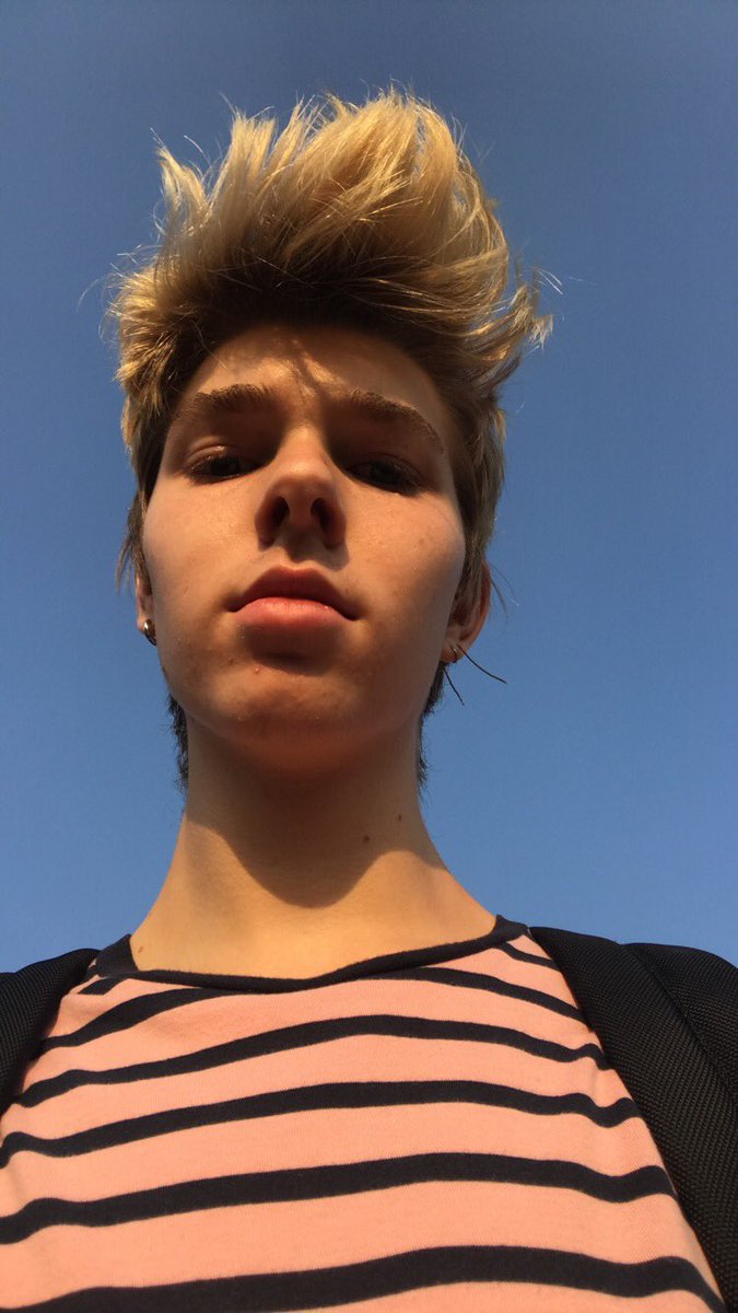 MelodrmtcLoser's tweet photo. Too ugly for Instagram so I joined twitter 🤷‍♂️🤦‍♀️ https://t.co/ZL9qKiISq0