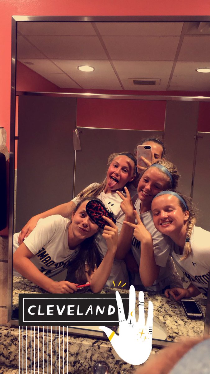 webbjuliaa's tweet photo. Happy birthday syd!! i love u so much💘💘💘 #supmom #nickcolletti https://t.co/V6xzPqMHWx