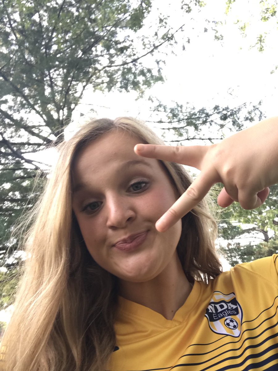webbjuliaa's tweet photo. Happy birthday syd!! i love u so much💘💘💘 #supmom #nickcolletti https://t.co/V6xzPqMHWx