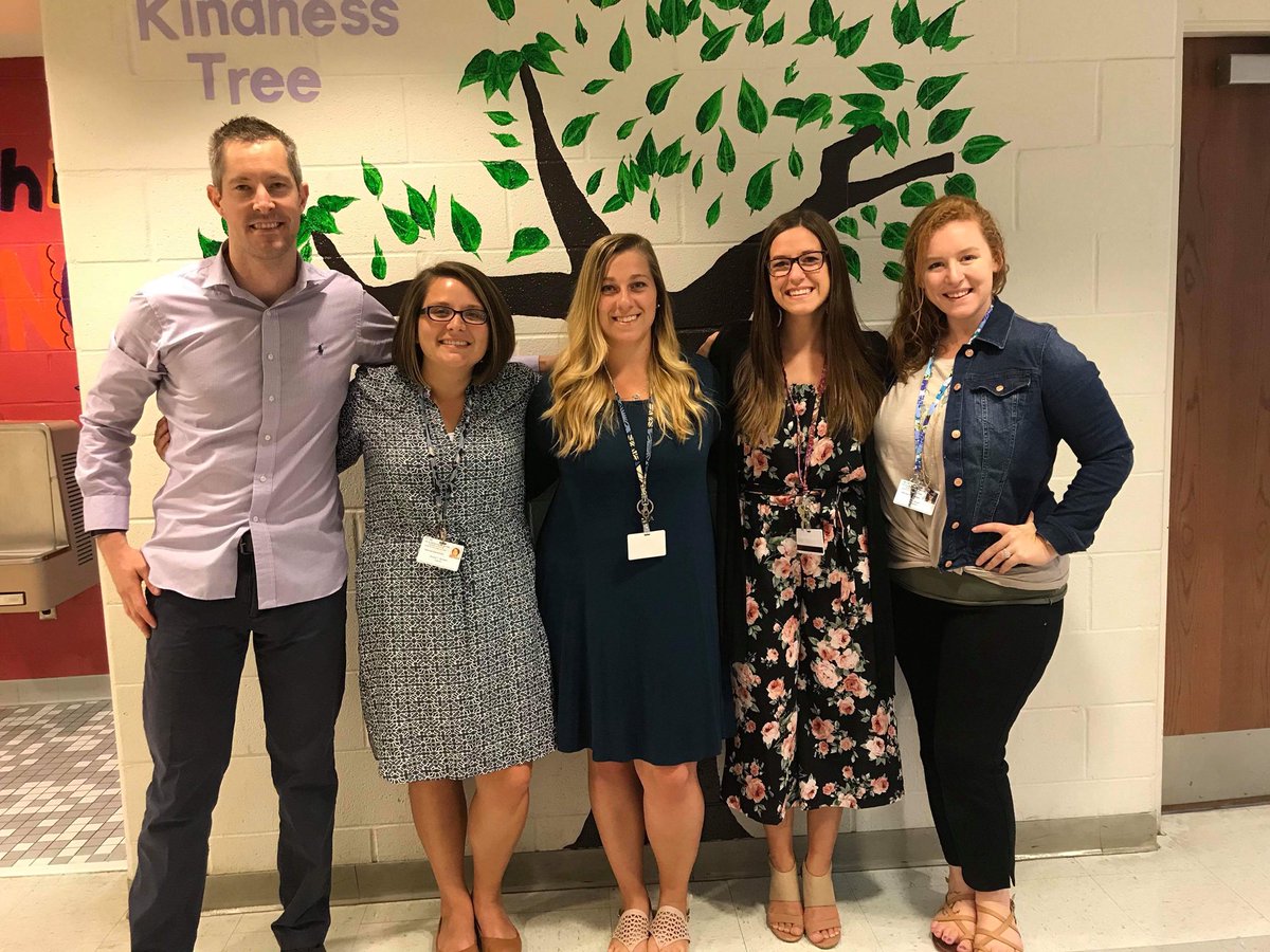KelsiAllred's tweet photo. Second Grade is ready!! #dreamteam #hillcrest #openhouse https://t.co/TkllCDqBxQ