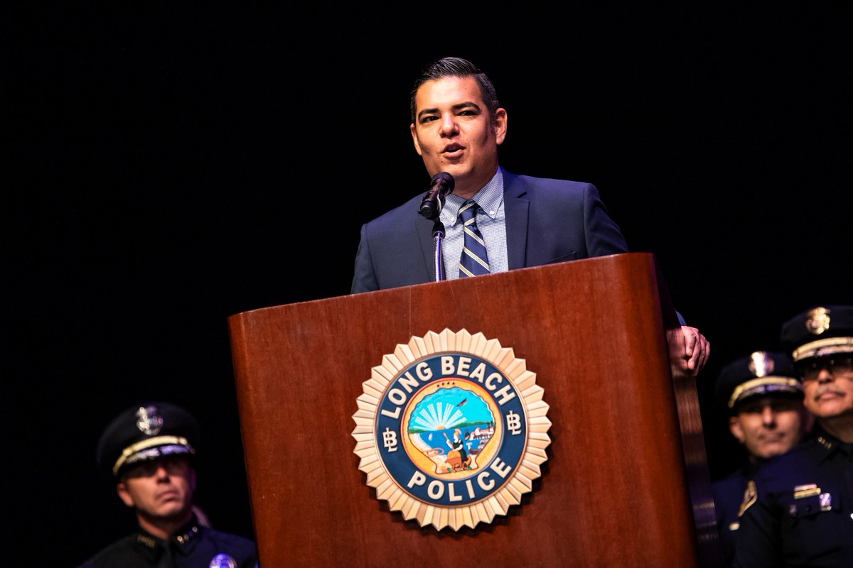 LongBeachMayor's tweet image. A big congrats to the @LBPD Recruit Academy #Class92! We wish you continued success as you begin to protect and serve our Long Beach community 👮🏽‍♂️👮🏽‍♀️