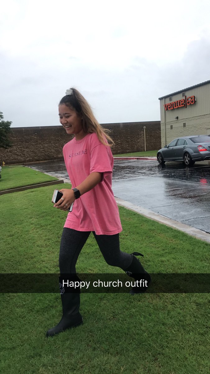 kanhellinic's tweet image. Happy birthday to my girl since pre k 😘 I love you forever and ever sweetie 💛💛💛