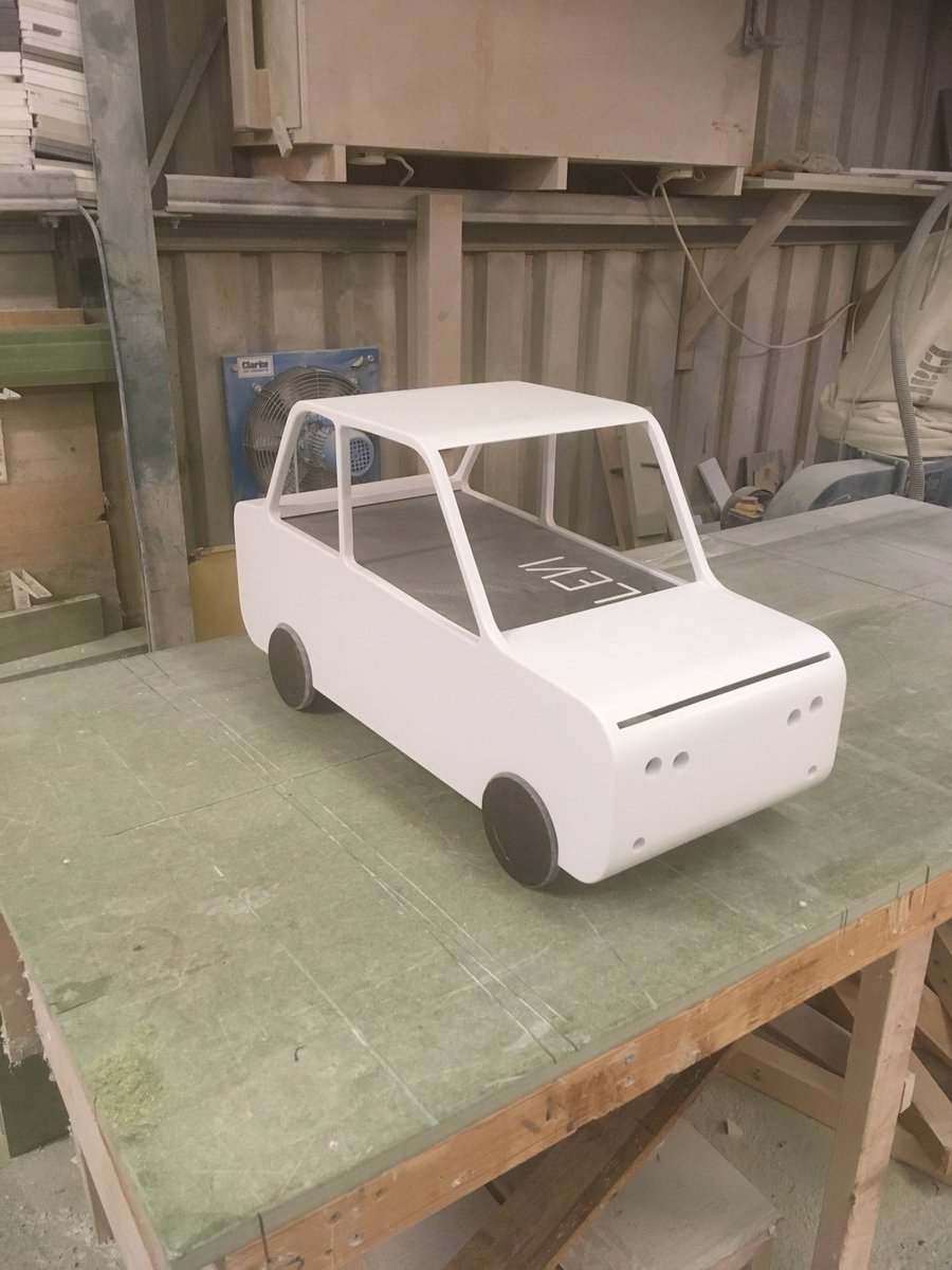 Techtops08's tweet image. Children’s Custom corian bedside table. 

#corian #bedroom #kids #childrens #car #custom #designerwhite #techtops #awesome @coriandesignuk