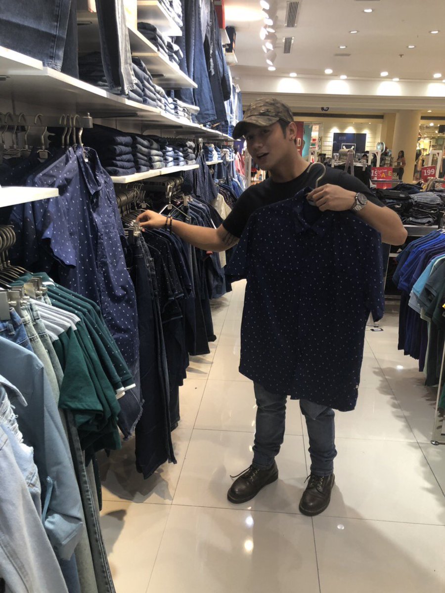 foldedandhungph's tweet photo. #FHSpotted: JM De Guzman joins our family! β€οΈ Thanks for dropping by f&h Trinoma Branch!
Visit https://t.co/TxE1RWaqUm for latest styles!
#WeAreFoldedAndHung #FHNewArrivals https://t.co/ERfg77KJt2