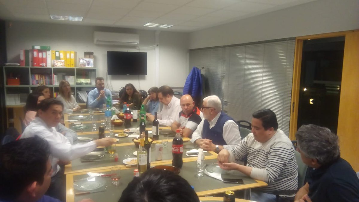 ric_sastre's tweet photo. Compartiendo un grato momento con autoridades del @FBCredicoop e interiorizandonos de las distintas posibilidades para comercios e industrias locales
 #Madryn #Chubut https://t.co/JTJ8ttpUrY