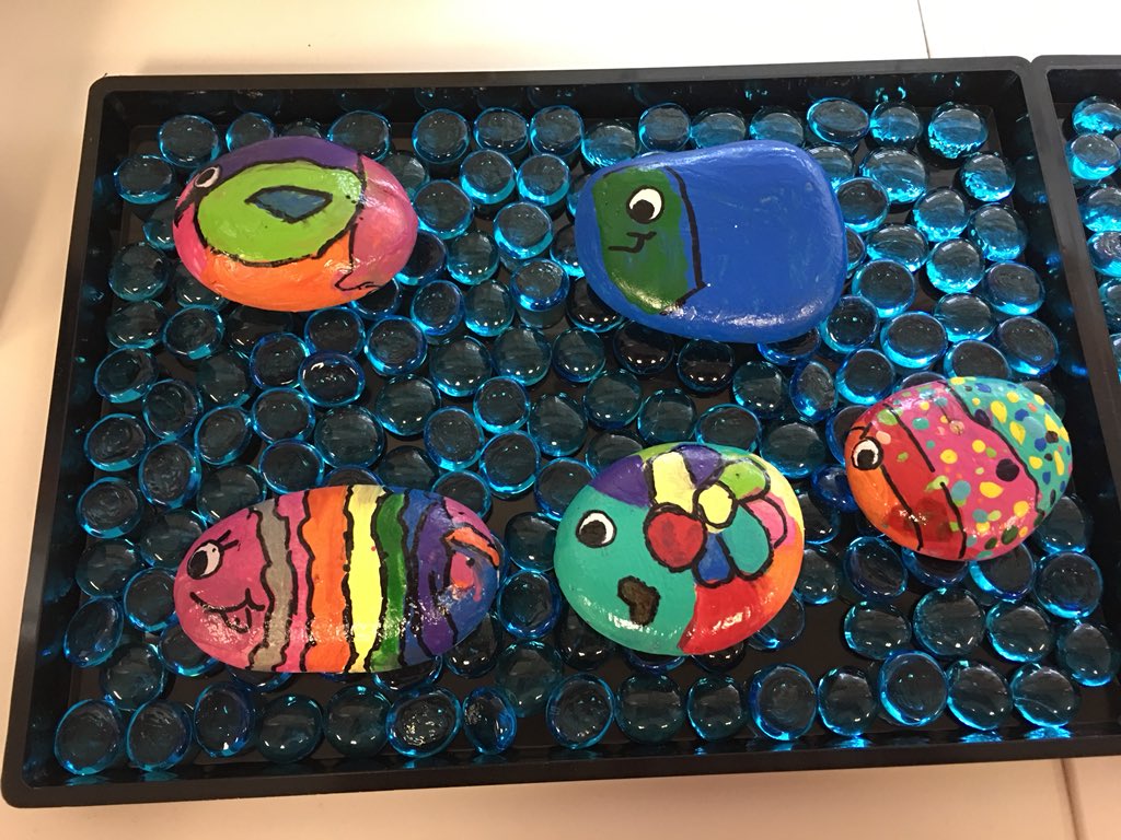 WitterRanchElem's tweet photo. First grade Hawks are taking the message from the wonderful book #OnlyOneYou by Linda Kranz to heart! https://t.co/7a7rPL9Q5g #fishrocks #firstgrade @WitterRanchElem @NatomasUSD #appreciateart #beonthelookoutfornewfriends #findyourownway #standout https://t.co/16q0YG1GYB