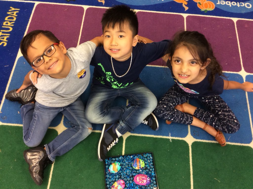 WitterRanchElem's tweet photo. First grade Hawks are taking the message from the wonderful book #OnlyOneYou by Linda Kranz to heart! https://t.co/7a7rPL9Q5g #fishrocks #firstgrade @WitterRanchElem @NatomasUSD #appreciateart #beonthelookoutfornewfriends #findyourownway #standout https://t.co/16q0YG1GYB