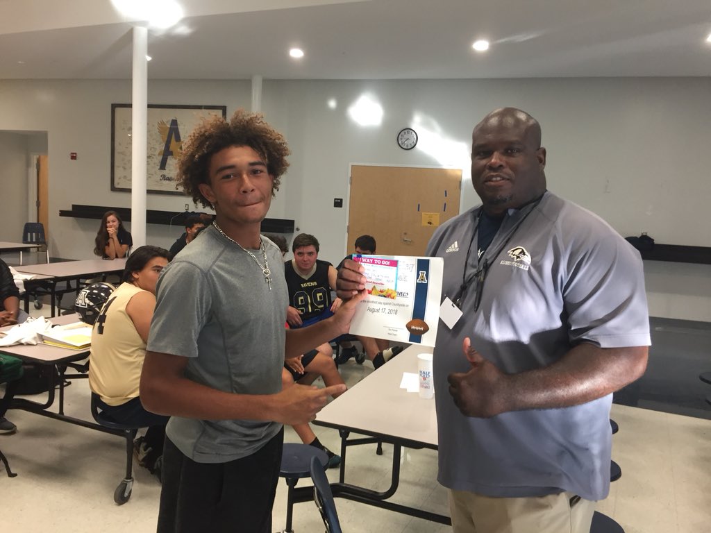 Mrscopeslibrary's tweet image. Smoothest Play of the Week @AlonsoRavensFB for preseason week. #thisdjhegetsdown @Desmondj15 @AthleticsRaven @HeadCoachP