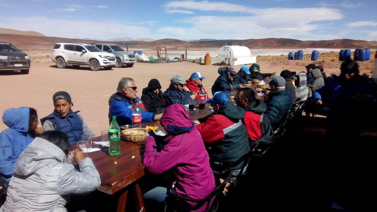 ArgCapmin's tweet photo. Capmin (Cámara Argentina de Proveedores Mineros) celebración y agradecimiento a la Pachamama en Salar del Hombre Muerto. https://t.co/aNqqCcQCqb